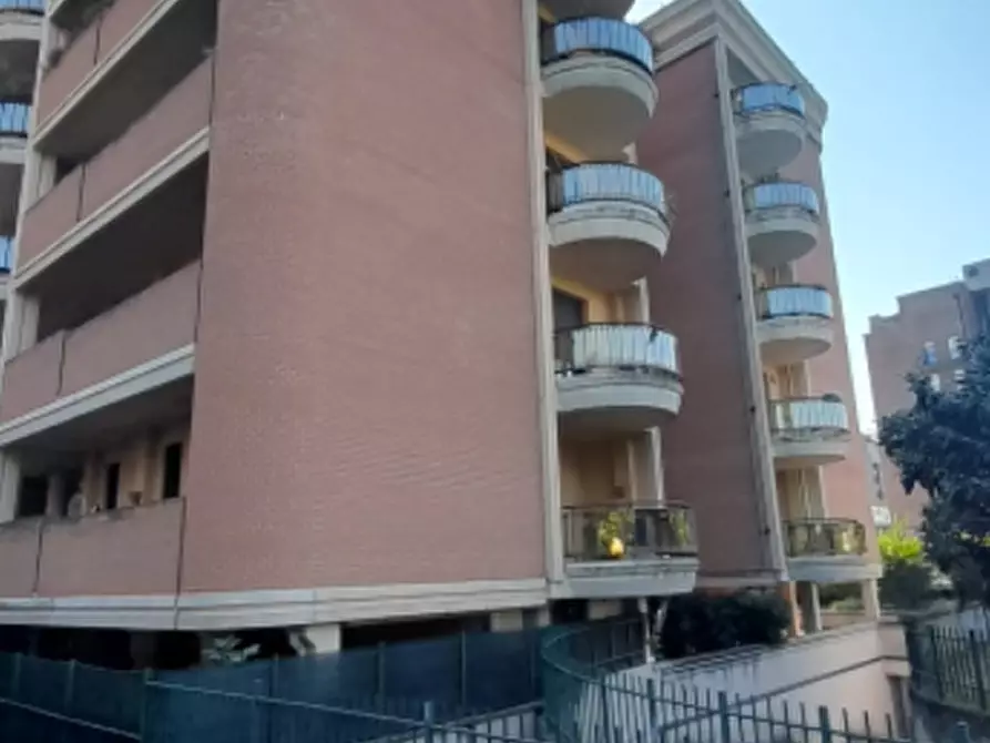 Immagine 1 di Garage in vendita  in Via J.F. Kennedy a Reggio Nell'emilia