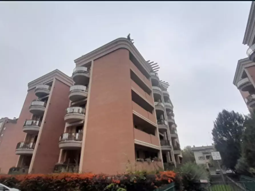 Immagine 2 di Garage in vendita  in Via J.F. Kennedy a Reggio Nell'emilia