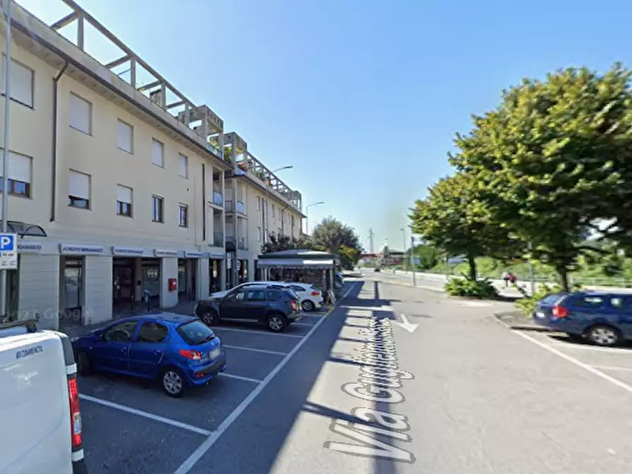 Immagine 8 di Negozio in vendita  in Via Guglielmo Marconi a Ranica