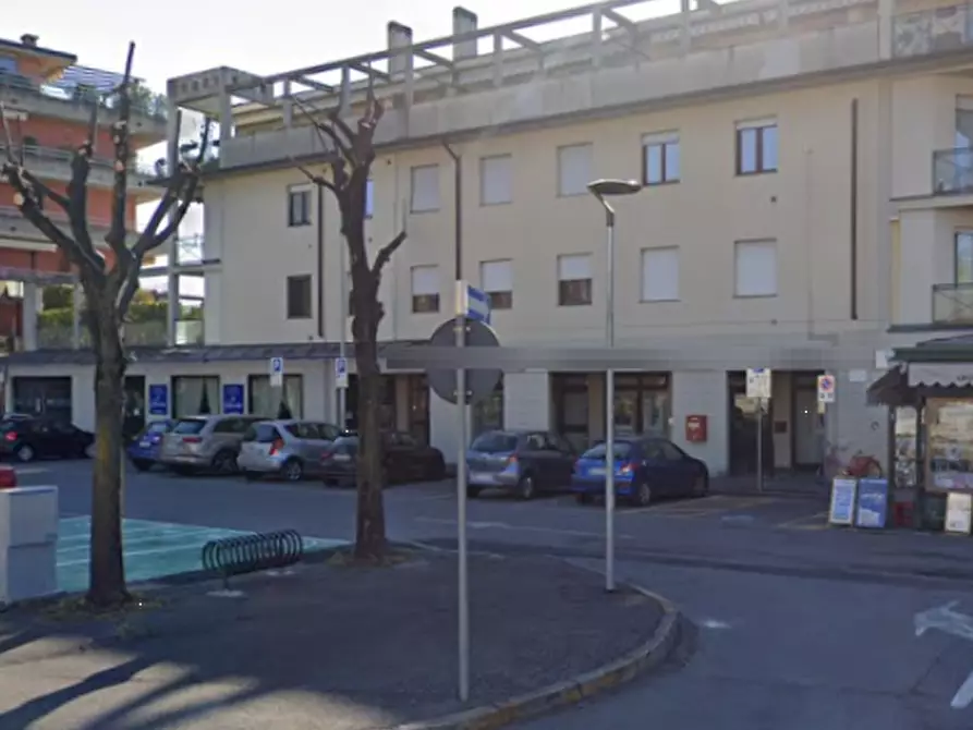 Immagine 13 di Negozio in vendita  in Via Guglielmo Marconi a Ranica