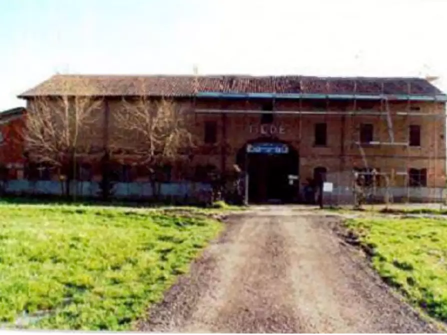 Immagine 2 di Rustico / casale in vendita  in Via R. Formentini a Reggio Nell'emilia