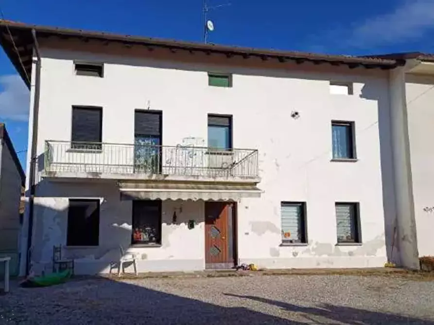 Immagine 1 di Porzione di casa in vendita  in Via Savorgnan a Cassacco