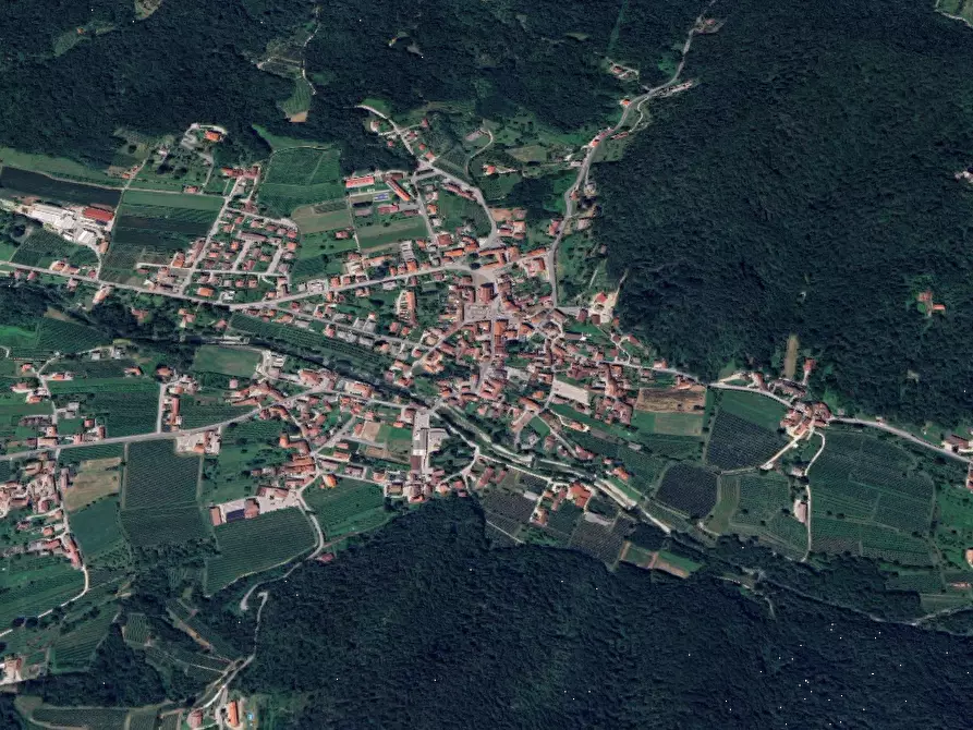 Immagine 11 di Appartamento in vendita  in Via Divisione Julia a Faedis