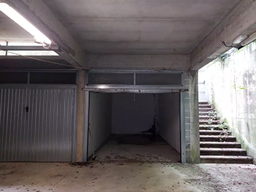 Immagine 1 di Garage in vendita  in Via delle Rose a Campoformido