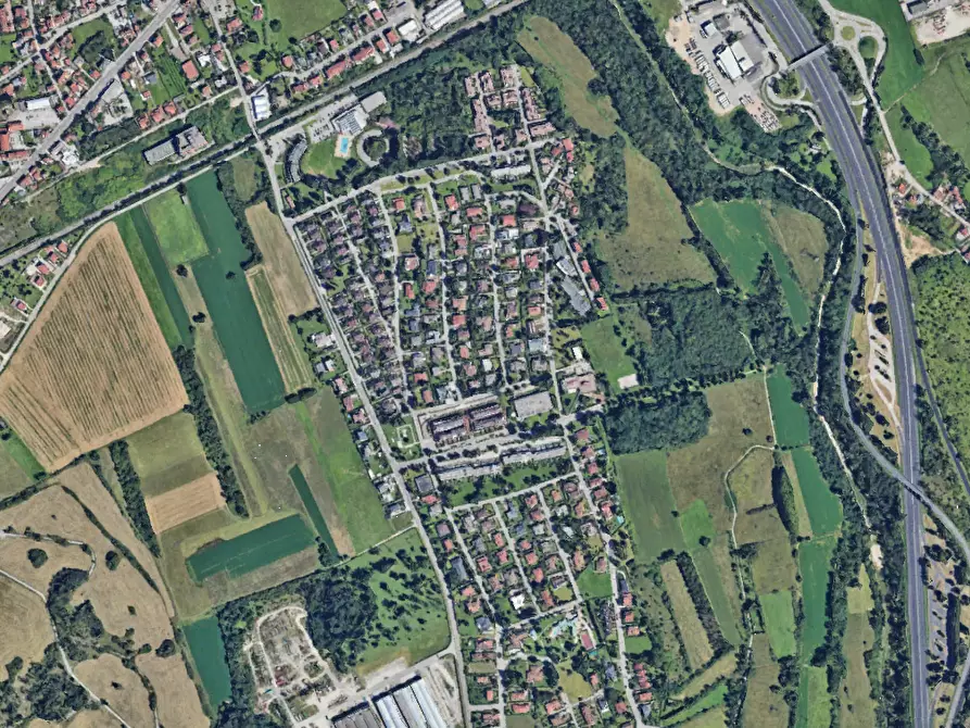 Immagine 4 di Stabile in vendita  in Via delle Rose a Campoformido