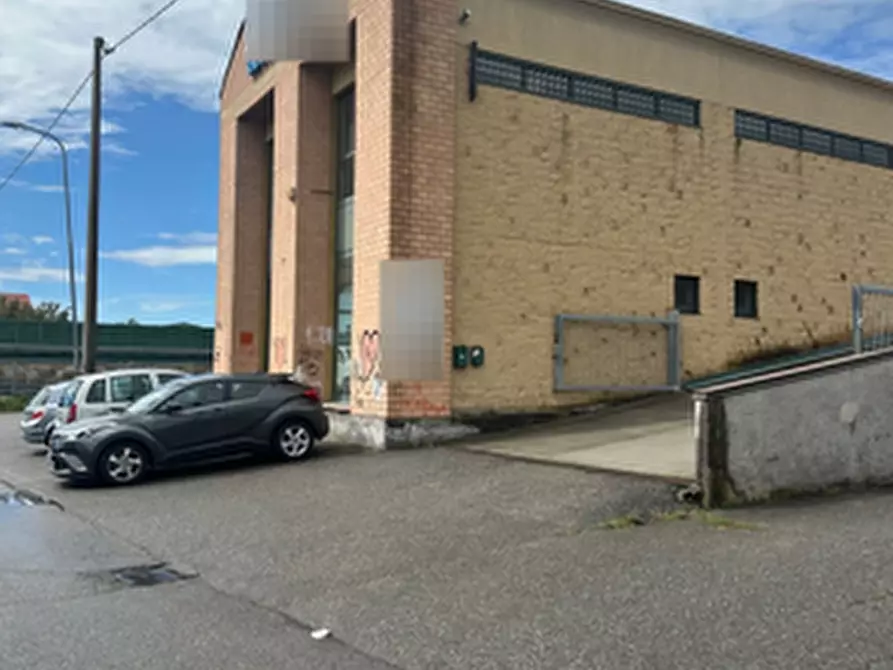 Immagine 4 di Negozio in vendita  in Via Enrico Frizzoni a Treviolo