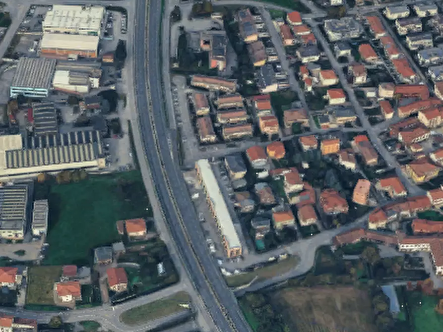 Immagine 11 di Negozio in vendita  in Via Enrico Frizzoni a Treviolo