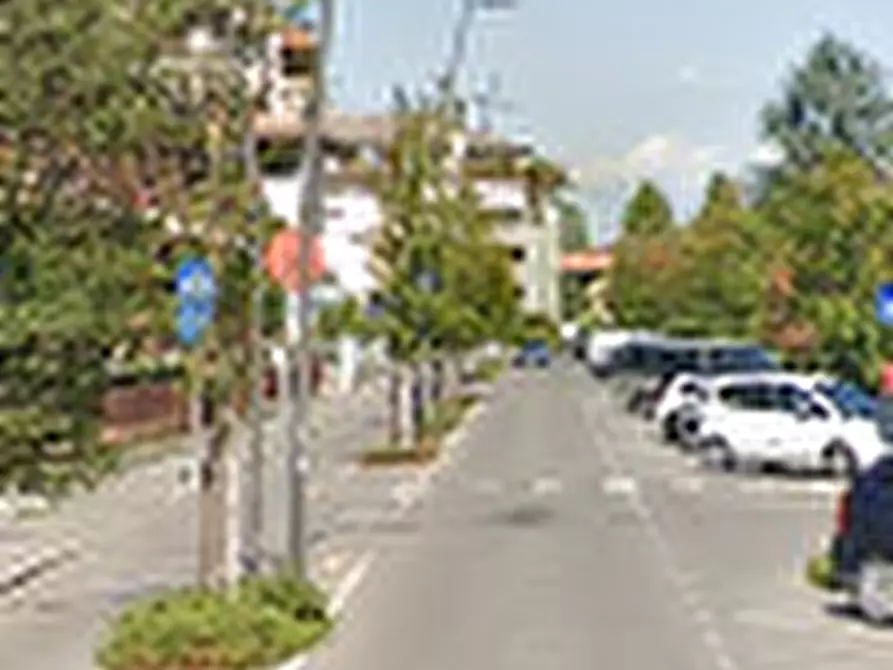 Immagine 5 di Negozio in vendita  in Via Montecatini a Romano Di Lombardia