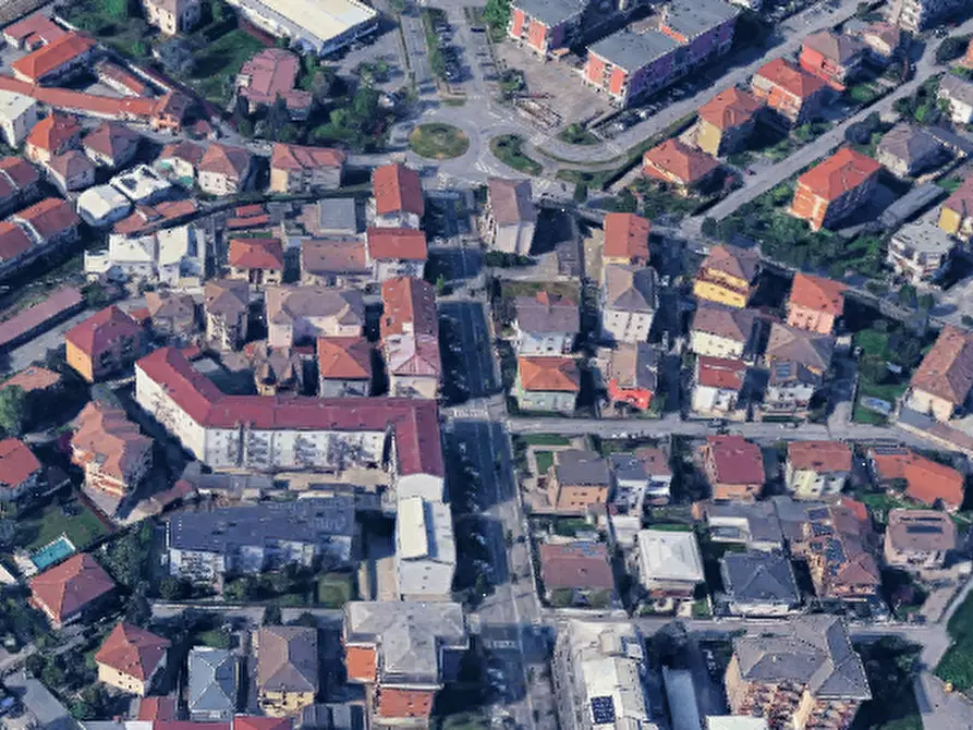 Immagine 11 di Negozio in vendita  in Via Montecatini a Romano Di Lombardia