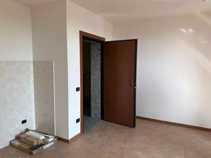 Immagine 7 di Appartamento in vendita  in Via Leonardo Da Vinci a Travacò Siccomario