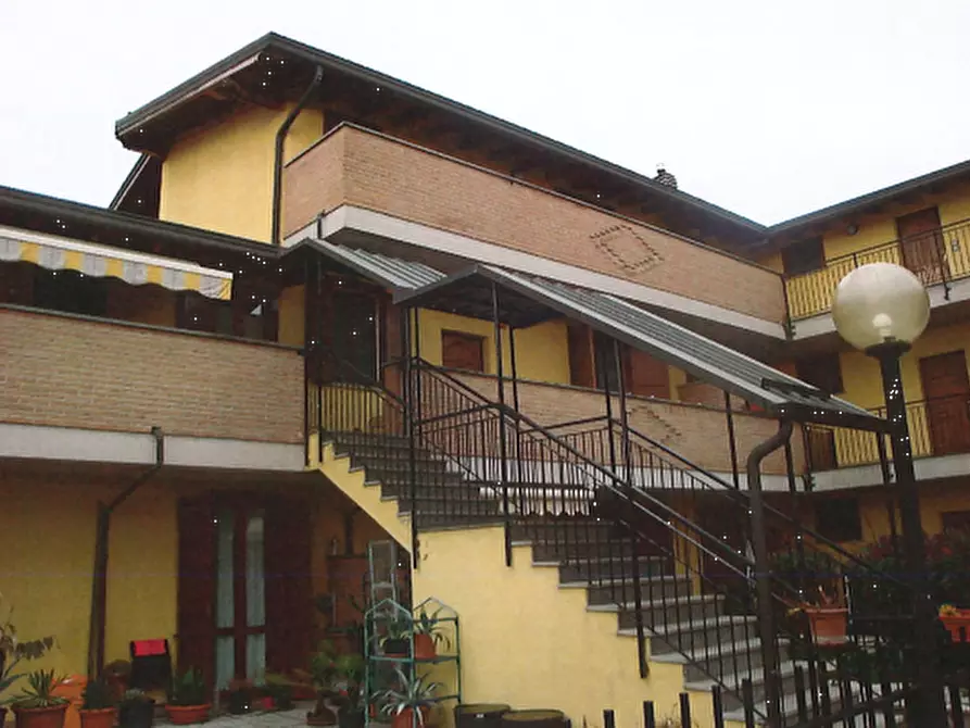 Immagine 2 di Appartamento in vendita  in Via Barone E. Leonino a Truccazzano