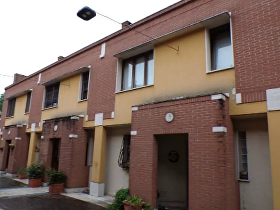 Immagine 1 di Villetta a schiera in vendita  in Via Silvio Pellico a Bollate