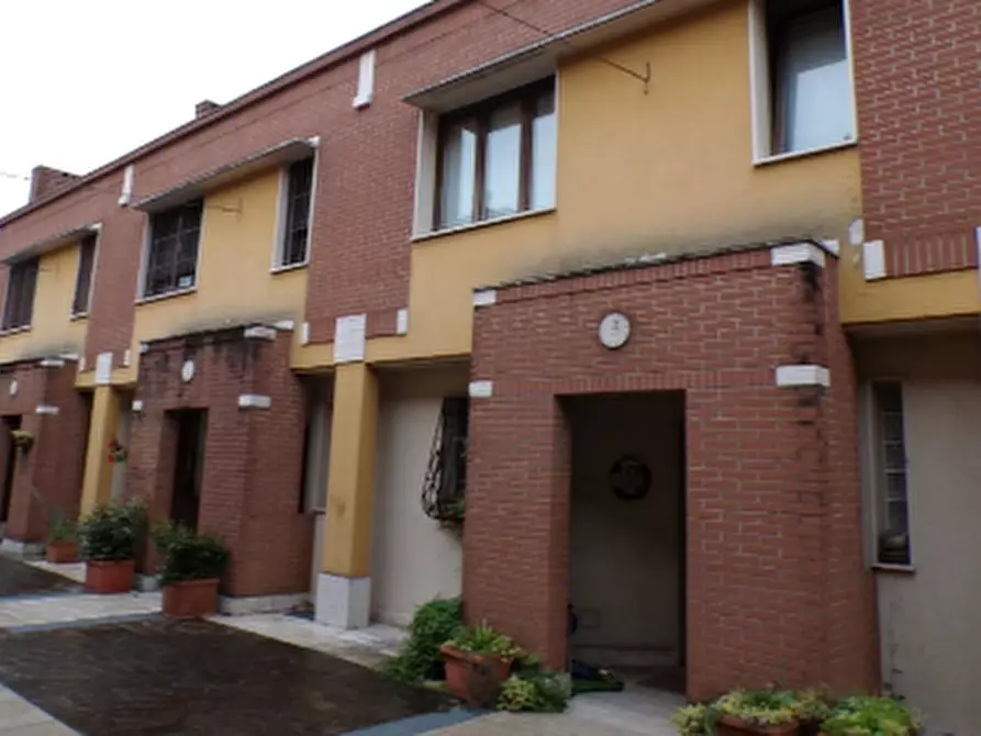 Immagine 10 di Villetta a schiera in vendita  in Via Silvio Pellico a Bollate