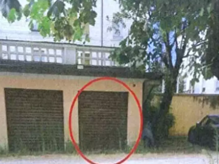 Immagine 1 di Garage in vendita  in Via Diaz  a Brescia