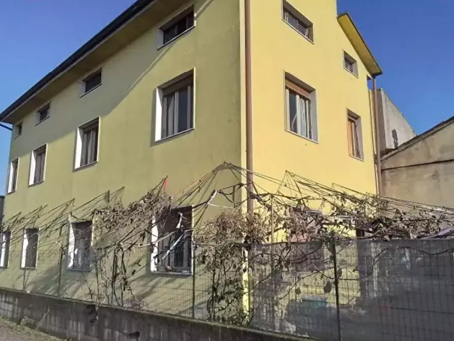 Immagine 1 di Casa indipendente in vendita  in Via Cornaleto a Isorella