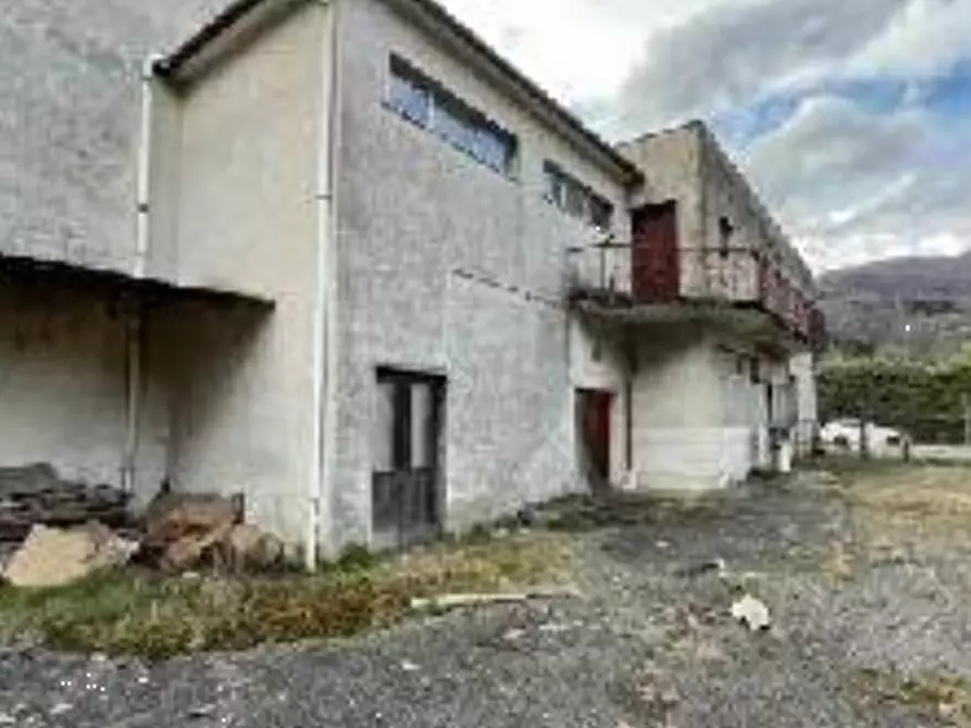 Immagine 2 di Magazzino in vendita  in Via Garibaldi a Monasterolo Del Castello