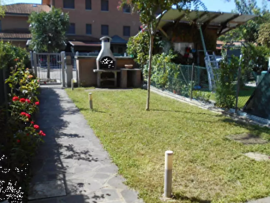 Immagine 2 di Appartamento in vendita  in Via Giuseppe Verdi a Castello D'argile