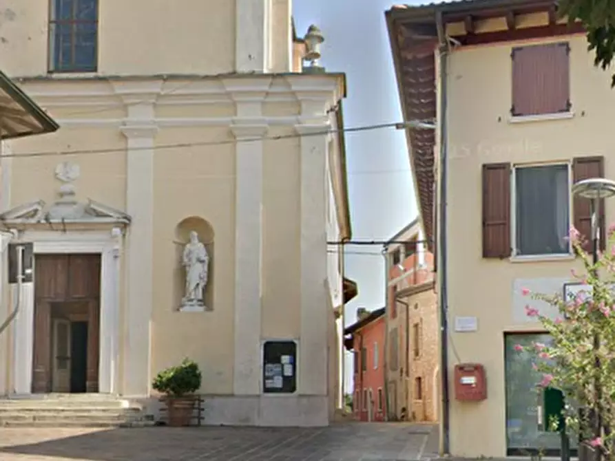 Immagine 25 di Appartamento in vendita  in Piazza Umberto a Soiano Del Lago