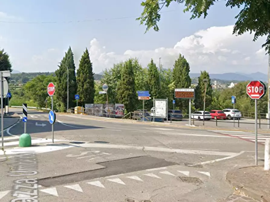 Immagine 26 di Appartamento in vendita  in Piazza Umberto a Soiano Del Lago