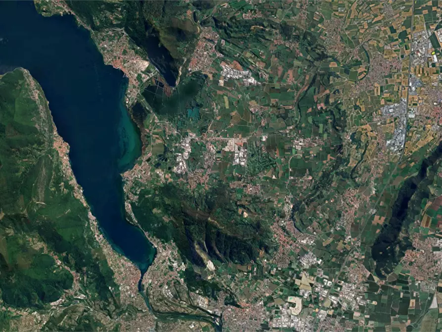 Immagine 13 di Negozio in vendita  in Via Roma a Corte Franca