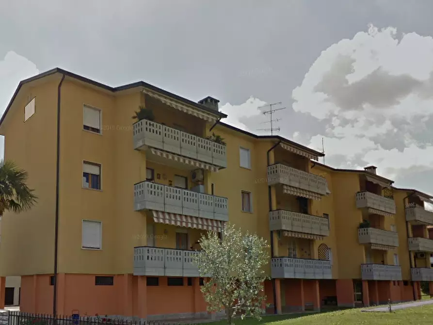 Immagine 2 di Appartamento in vendita  in Via Palmiro Togliatti a Desenzano Del Garda