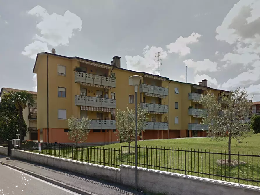 Immagine 1 di Appartamento in vendita  in Via Palmiro Togliatti a Desenzano Del Garda