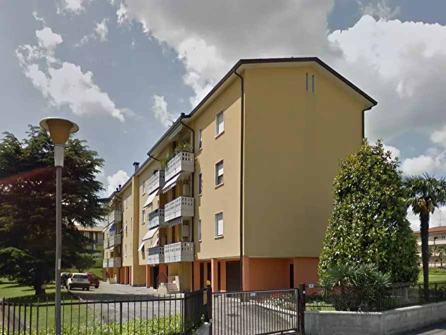 Immagine 6 di Appartamento in vendita  in Via Palmiro Togliatti a Desenzano Del Garda