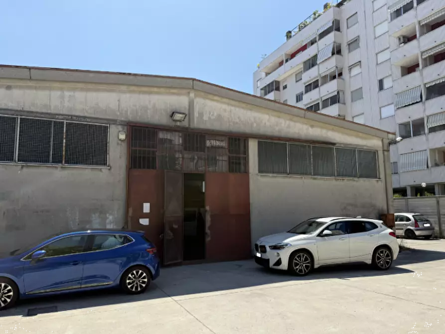 Immagine 1 di Capannone industriale in vendita  in Via Marche a Pieve Emanuele