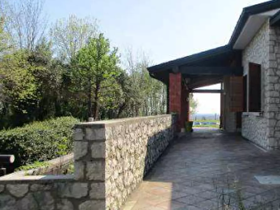 Immagine 2 di Villetta a schiera in vendita  in Via Luigi Cadorna a Sarmede