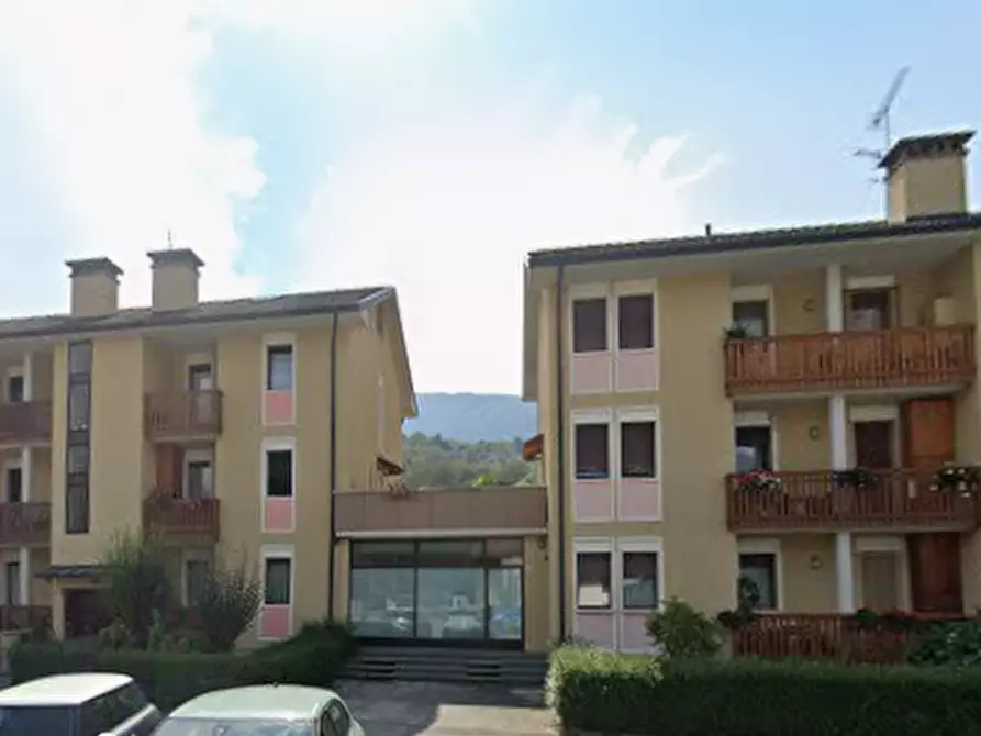 Immagine 6 di Negozio in vendita  in Via Monte Grappa  a Seren Del Grappa