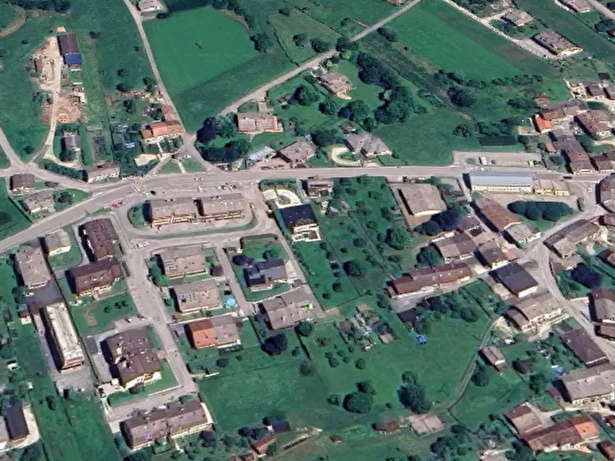 Immagine 11 di Negozio in vendita  in Via Monte Grappa  a Seren Del Grappa