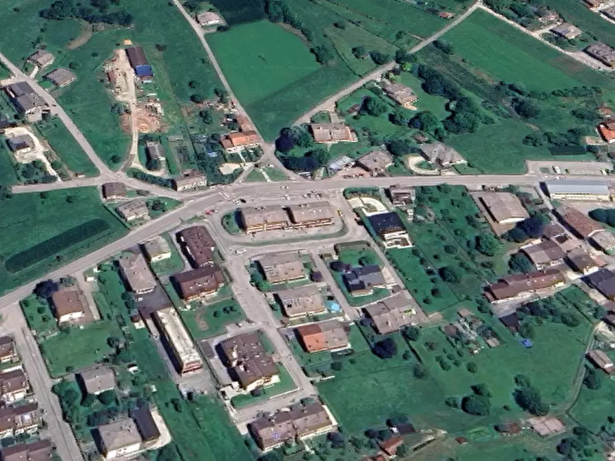 Immagine 12 di Negozio in vendita  in Via Monte Grappa  a Seren Del Grappa