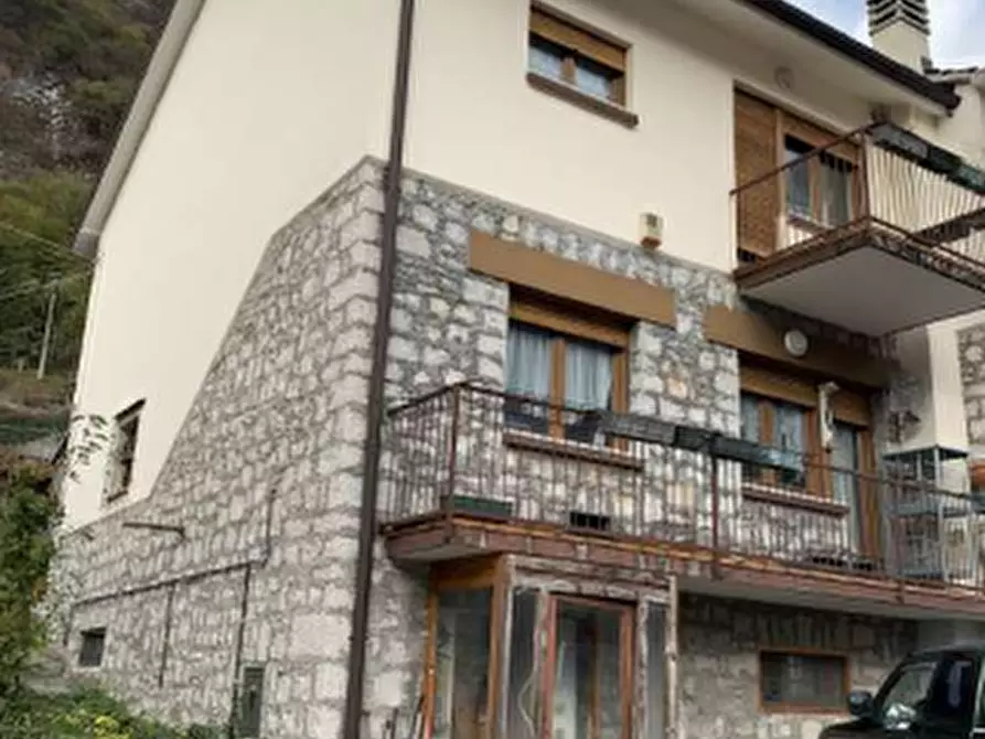 Immagine 4 di Casa indipendente in vendita  in Via Pians a Longarone