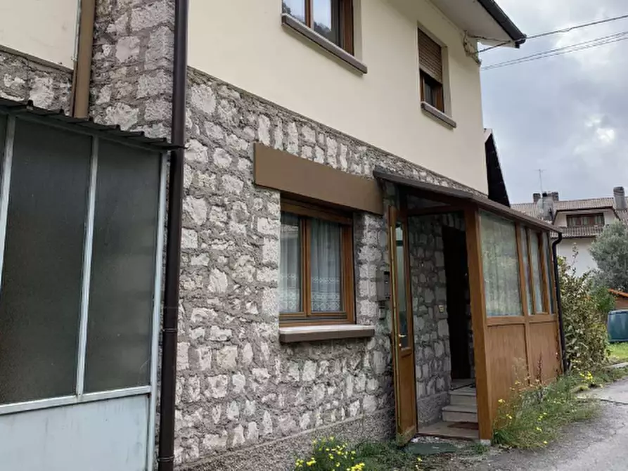 Immagine 1 di Casa indipendente in vendita  in Via Pians a Longarone