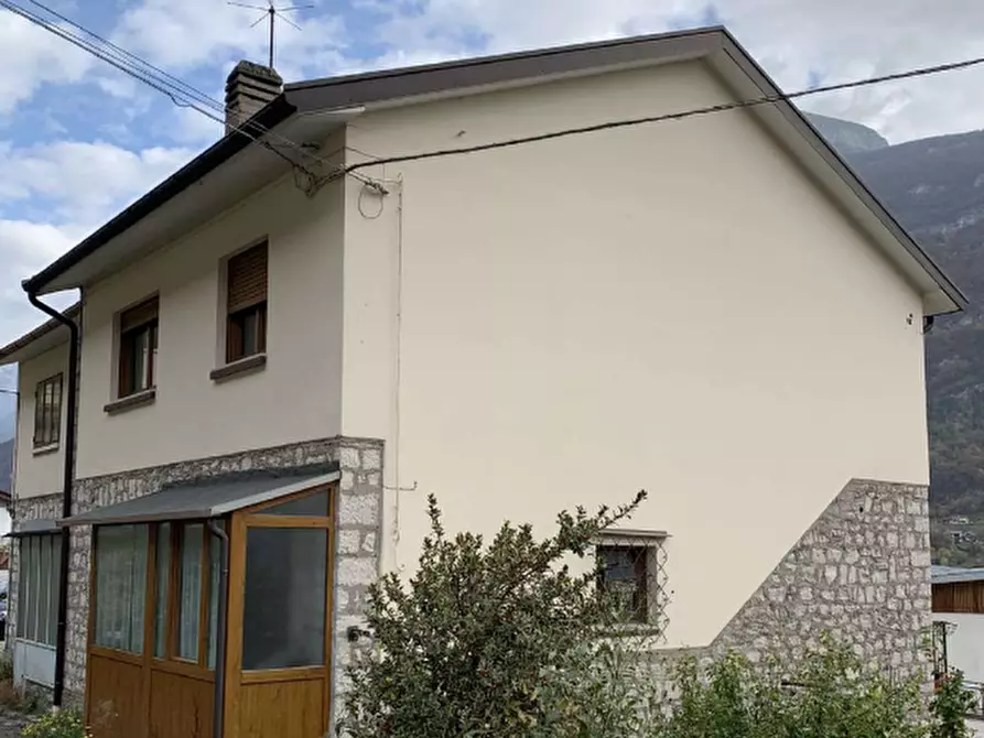 Immagine 3 di Casa indipendente in vendita  in Via Pians a Longarone