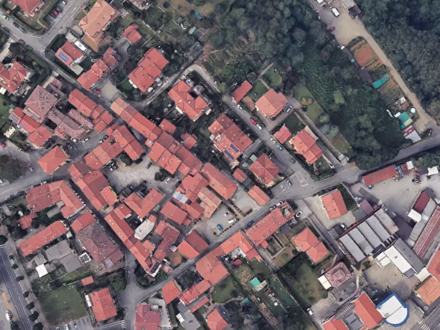 Immagine 3 di Garage in vendita  in Via Molgora  a Camparada