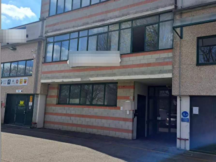 Immagine 1 di Ufficio in vendita  in Via Damiano Chiesa a Vimercate