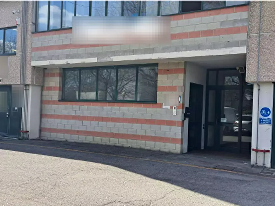 Immagine 2 di Ufficio in vendita  in Via Damiano Chiesa a Vimercate