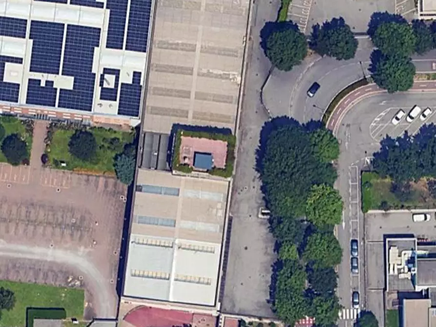 Immagine 13 di Ufficio in vendita  in Via Damiano Chiesa a Vimercate