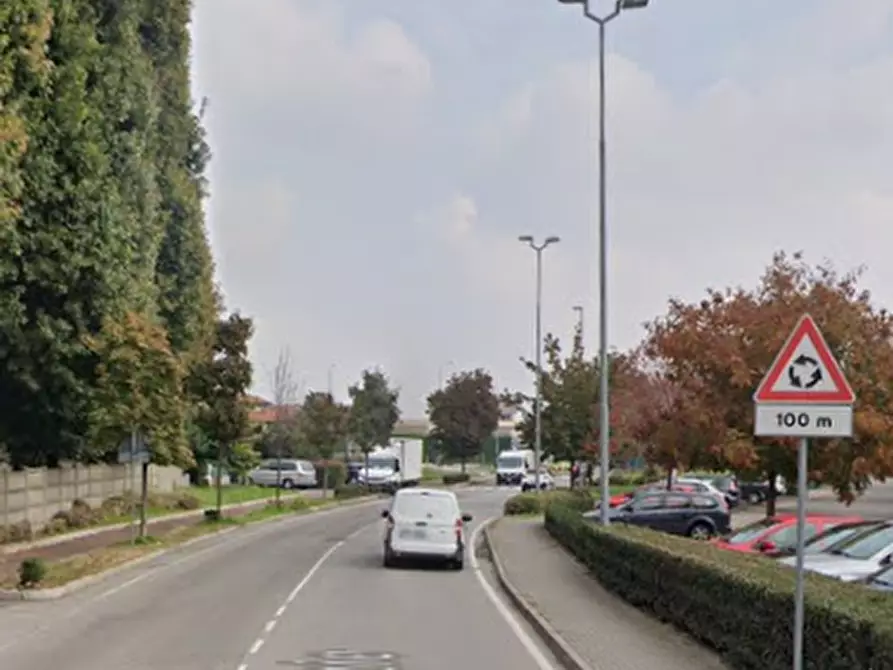 Immagine 10 di Appartamento in vendita  in Via Tre Venezie a Meda