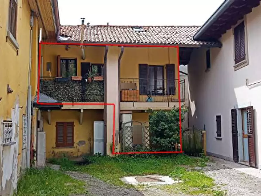 Immagine 1 di Appartamento in vendita  in Via Giovanni Cimabue a Besana In Brianza