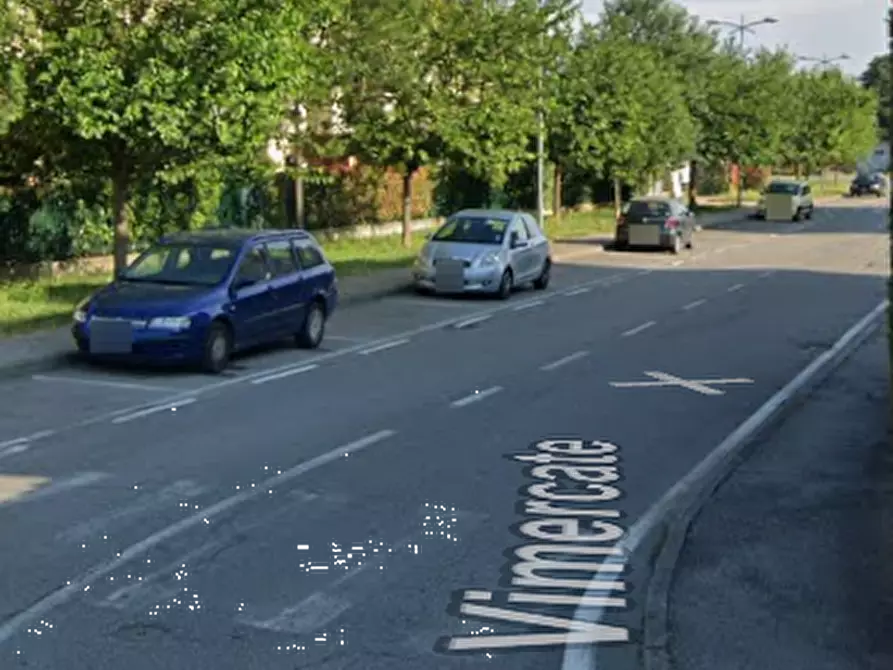 Immagine 4 di Garage in vendita  in  Via Vimercate a Ornago