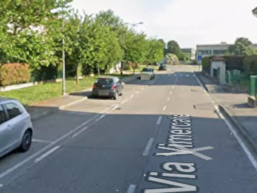 Immagine 5 di Garage in vendita  in  Via Vimercate a Ornago