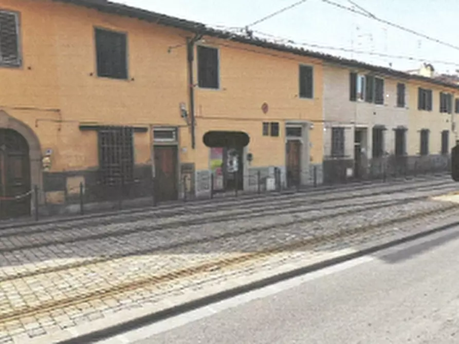 Immagine 2 di Negozio in vendita  a Firenze