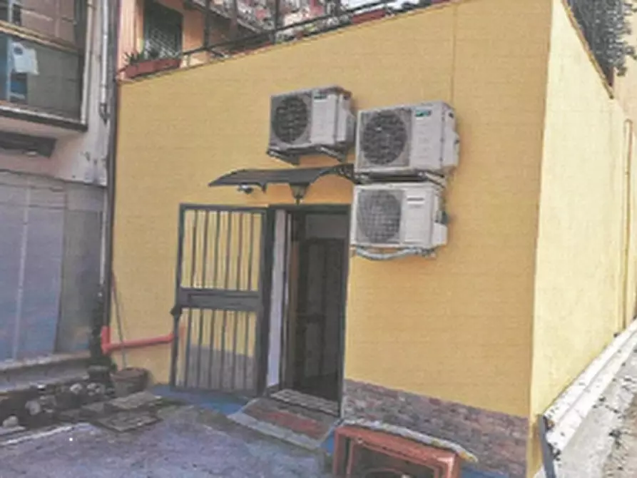 Immagine 6 di Negozio in vendita  a Firenze