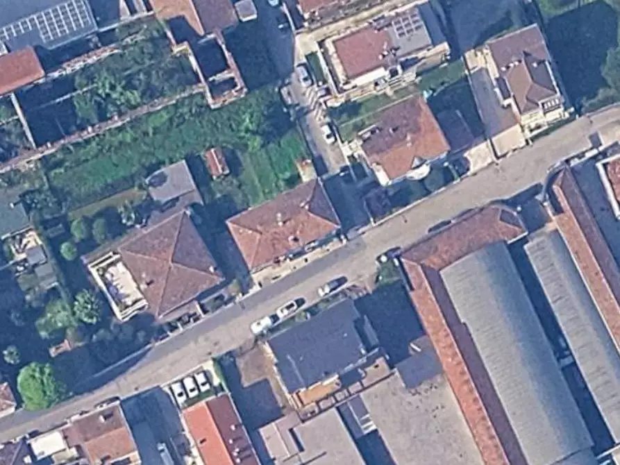 Immagine 17 di Appartamento in vendita  in Via Antonio Canova  a Conegliano