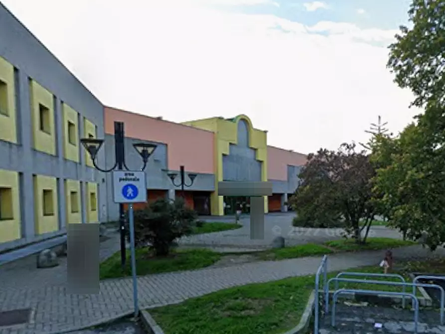 Immagine 3 di Negozio in vendita  in Via J. e R. Kennedy a Brugherio