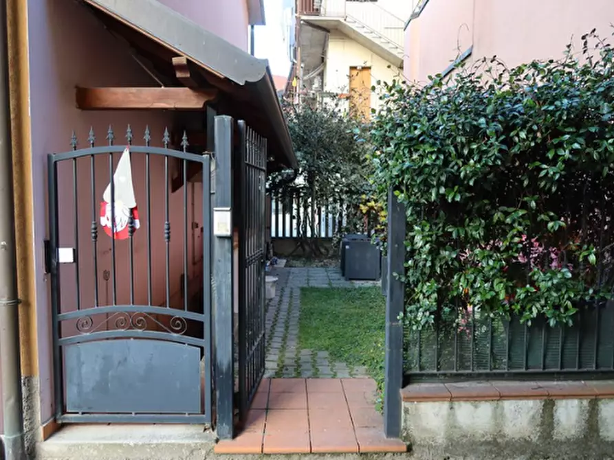 Immagine 2 di Appartamento in vendita  in Via Sant'Ambrogio a Paderno Dugnano