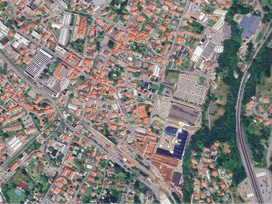 Immagine 9 di Negozio in vendita  in Via Dante Alighieri a Mandello Del Lario