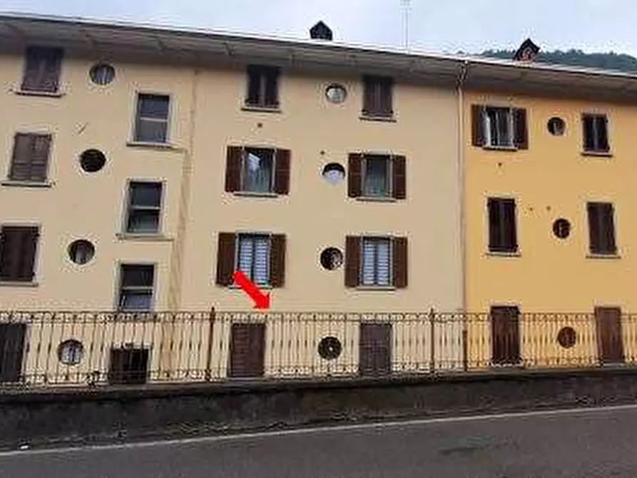 Immagine 1 di Appartamento in vendita  in Via Cinque Martiri a Vertova
